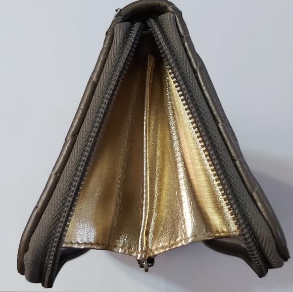 Steve Madden Saddle Quilted Wallet - Picture 16 of 16